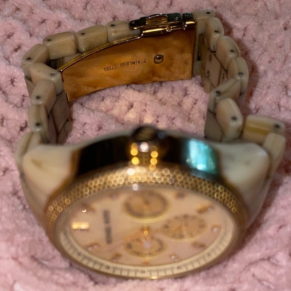 Michael Kors Watch - NEW battery - Picture 6 of 12